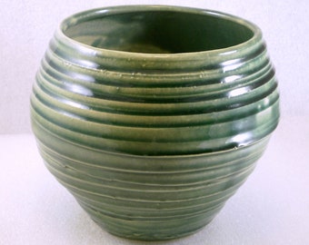 Green cut vase - short