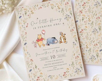 Invitación de primer cumpleaños de Winnie the Pooh / Invitación para la fiesta "A Little Honey is Turning One" (Plantilla digital editable de Canva para descargar)