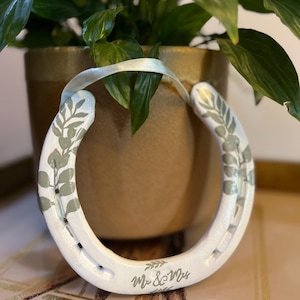 Horseshoe Gift, Western Decor, Housewarming Gift, Entryway Decor, Horse Shoe Equestrian Gift, Rustic Home Decor, Wedding Gift, Custom Made