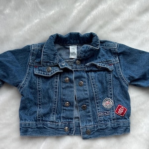 Chaqueta vaquera para bebé con temática de bombero / Chaqueta vaquera para recién nacido de Carter's / Gorro de bombero bordado de Baby Co. 01 / Conjunto vintage para bebé niño