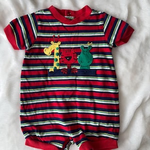 Combishort rayé rouge Nostaglic Baby UR It vintage avec broderie girafe | 6-9 mois