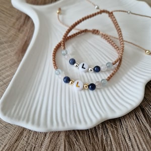 Letter - Edelsteinarmband mit Sodalith  Aquamarin und Jade, Makramee Armband mit Bedeutung,  Geschenk Freundin Frau, Schmuck personalisiert
