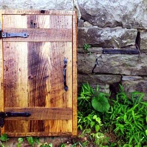 Medicine Cabinet, Rustic Cabinet, Wood Cabinet, Barn Wood Door, Reclaimed Wood Cabinet, Bath Vanity Cabinet, Bathroom Cabinet, Cabin Decor