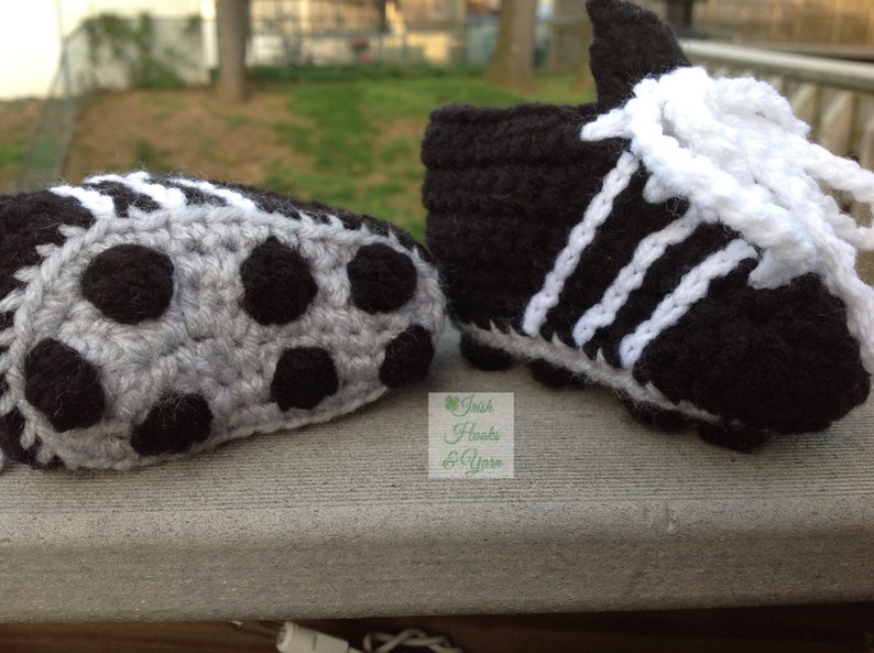 Crocheted soccer cleats for babies in four sizes image 2