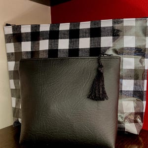 Black and gingham zipper pouch set