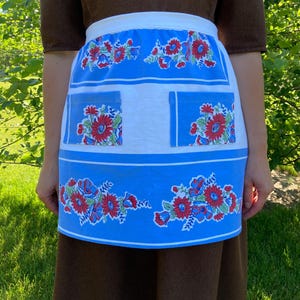 Vintage-patterned floral apron