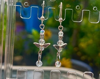 Pendientes colgantes hechos a mano con forma de mini alas de ángel