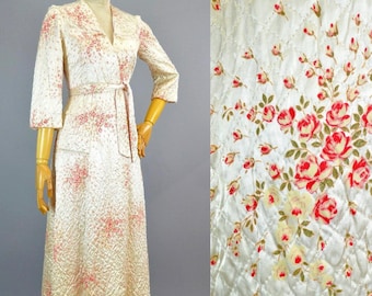 1940s Ivory Satin Quilted Robe XS S ~ Vintage 40s Painted Roses Full Skirt Housecoat Dressing Gown