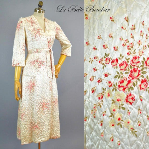 1940s Ivory Satin Quilted Robe XS S ~ Vintage 40s Painted Roses Full Skirt Housecoat Dressing Gown
