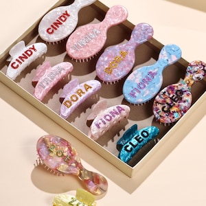 Juego de accesorios para el cabello con nombre personalizado, peine con iniciales personalizadas, regalo de novia, regalo de despedida de soltera, juego de dama de honor