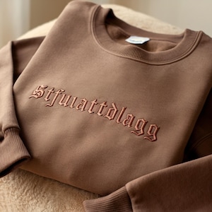 STFUATTDLAGG Embroidered Sweatshirt: Spicy Book Lover Gift