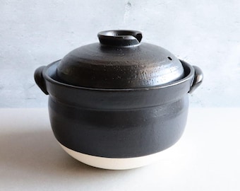 Authentic Japanese Black Glazed Donabe Rice Cooker - 1.9L (3 Go)