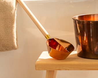 Cucharón de sauna de cobre hecho a mano: rituales japoneses Löyly con mango de madera de haya.