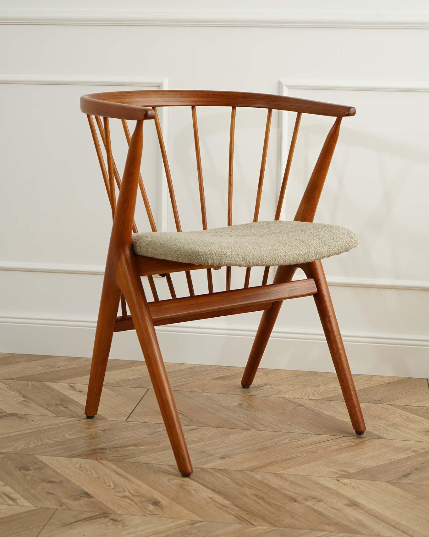 Chaise Safari Kaare Klint KK47000 en cuir patiné, Danemark, années
