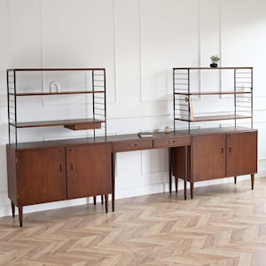 Gerestaureerd! Driedelig boekenkastsysteem in teakhouten stijl uit het midden van de eeuw met bureau, Zweden, jaren 50/60