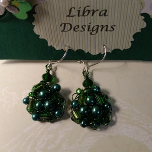 Handgemachte Wire Mesh Ohrringe, gehäkelte Ohrringe, grüne Perlen, Schmuck, einzigartiges Geschenk für sie, baumeln Ohrringe, Geschenke für sie, für Mutter Bild 1