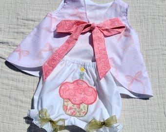 Vestido de cumpleaños personalizado para niñas y braguita con forma de cupcake