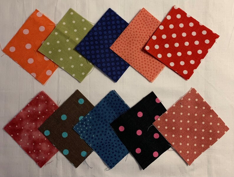 100 2 1/2 Squares Mini Charm Pack Variety of Cotton Scrap Fabric Bild 2