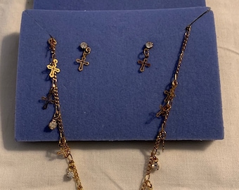 Vintage Avon 2002 Goldtone Cross and Crystal Necklace & Earring Gift Set in Box