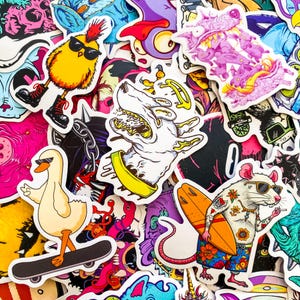 50PCS Creepy Critter Stickers Pack, Twisted Animal Graffiti Stickers, Vibrant Surreal Stickers for Storage Box, Notebook, Water Bottle