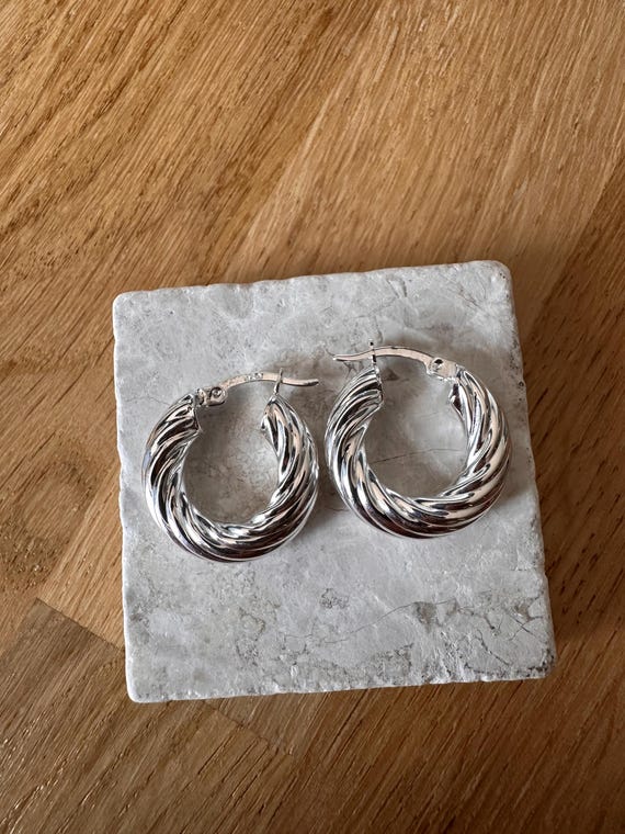 Genuine 925 Sterling Silver 12mm Twisted Hoop Huggie Earrings – Clip-On, Gold Or Silver