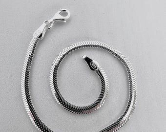 Ciondolo a forma di serpente in argento - Italia
