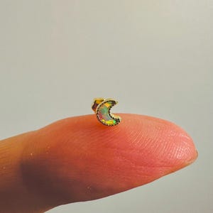9 Karat Gelbgold plattiert Sterling Silber Mond Ohrstecker - Opal Tragus Ohrstecker - Helix Ohrstecker - Conch Ohrstecker - Single