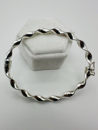 Bracciale Bangle Aperto In Acciaio Inox Oro 18k - Design Twist Lucido, Gioiello Minimalista Fatto A Mano Per Donna
