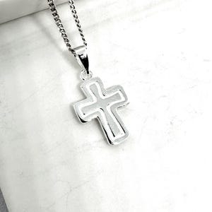 Sterling Silver Vintage Minimalist Cross Pendant Necklace 18 inch Chain New