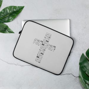 Water Resistant Laptop Sleeve: Neoprene with Faux Fur Lining