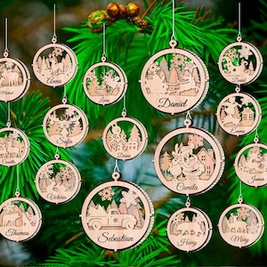 16 kerstversieringen boomdecoratie SVG-bestanden, 2 en 3 laags kerstballenbundel, hangende kerstbal SVG-lasergesneden bestanden met bewerkbare tekst
