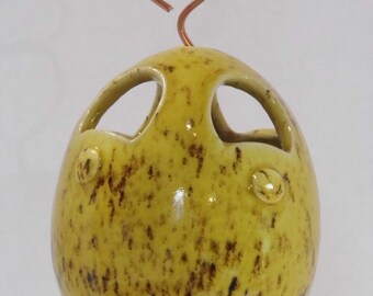 Canary Yellow - Highfired stoneware clay Birdfeeder