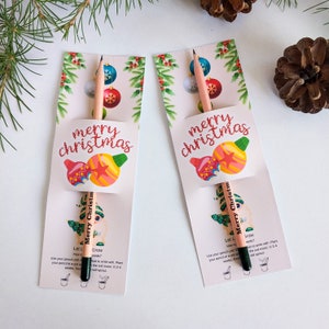 Bomboniere ecologiche personalizzate per Natale. Matita personalizzata con semi di fiori. Bomboniere per feste di Natale. Matita con nome Save the date.
