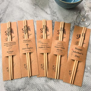 Gepersonaliseerde bamboe-eetstokjes, trouwbedankjes voor gasten, bulk-eetstokjes, op maat gegraveerde eetstokjes, eetstokjeshouder, Aziatisch feestbedankje.