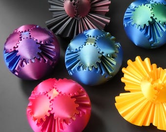 3D Printed Gear Ball Fidget Toy – Transformable Stress Relief Sphere, Relaxing Desk Toy for Kids & Adults, Fun Birthday Gift