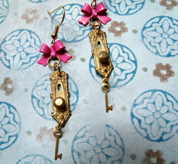 Items similar to Enchanted Alice in Wonderland Door Knob Earrings on Etsy
