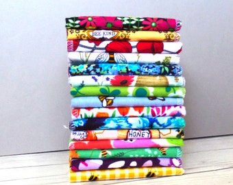 Honey Bee Floral Ladies Handkerchief Washable Tissue Soft Flannel Hankie Womens Hankerchief Mothers Day Gift for Mom Reusable Tissues