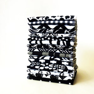 Black and White Cloth Napkins - Mixed Modern Reusable Paper Towels-Washable Paper Towel-Adult Casual Napkins-Unpaper Towel-Everyday Napkins