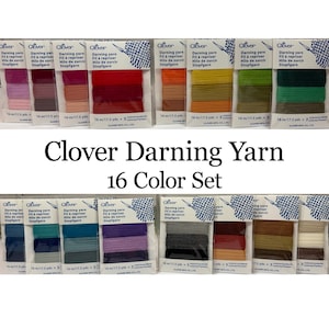 Può includere: Un set di tre vasi in ceramica di altezze diverse. I vasi hanno una finitura opaca nei toni crema, beige e marrone. Il vaso più alto misura circa 25 cm. Il design è minimalista e moderno.