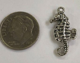 Sterling Silver Seahorse, perfect for many artistic creations!