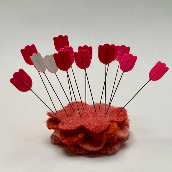 Tulip shaped pins from Tulip brand. Cellulose head pins, regular or fine thickness