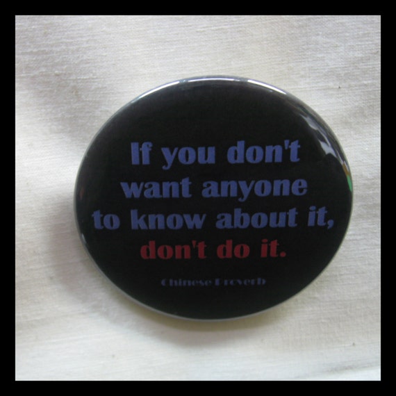 One 2 1/4" pinback button Good Advice