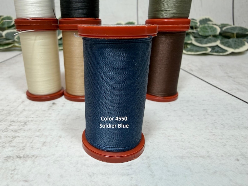 Möbeltråd från Coats & Clarks, kraftig, perfekt för att sy björnar också! bild 5