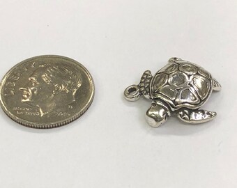 Sterling Silver sea turtle charm, perfect for many artistic creations!