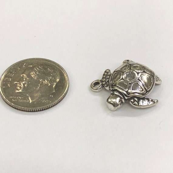 Sterling Silver sea turtle charm, perfect for many artistic creations!