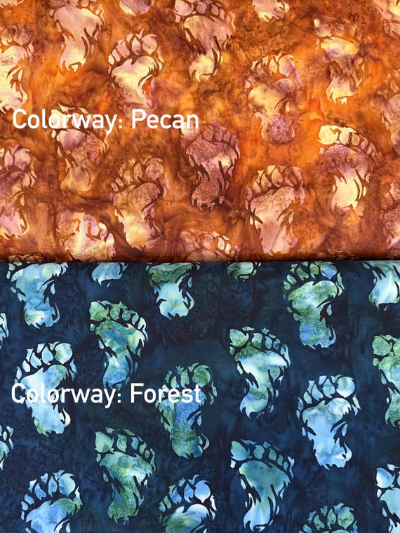 100% Cotton Batik fabric, bear paws, two color ways to choose from. Quantity 1= fat quarter. Greater than 1 is a continuous cut.