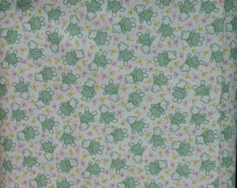 100 percent cotton fabric teddy bears green & cream. Quantity 1= fat quarter. Greater than 1 is a continuous cut.