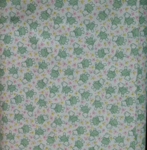 100 percent cotton fabric teddy bears green & cream. Quantity 1= fat quarter. Greater than 1 is a continuous cut.