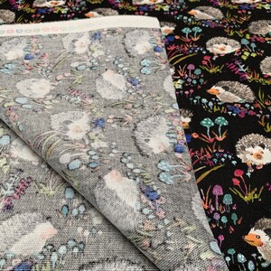 Lätt kanvas, 100 procent bomullstyg, söta igelkottar på svart bakgrund. Priset är per Fat Quarter. bild 3