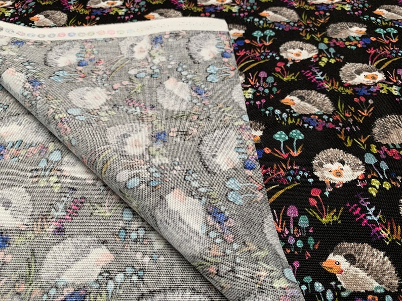 Lätt kanvas, 100 procent bomullstyg, söta igelkottar på svart bakgrund. Priset är per Fat Quarter. bild 3